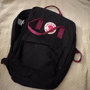 Kånken Black Backpack